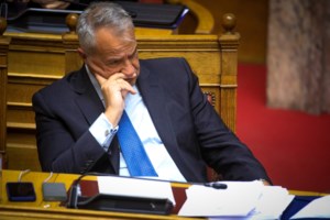 Γκλέτσος: "Κηφήνες σε ΠΑΣΟΚ και ΣΥΡΙΖΑ βάζουν πλάτη στον Μητσοτάκη - Η κοινωνία περιμένει τον λυτρωτή Αλέξη Τσίπρα"