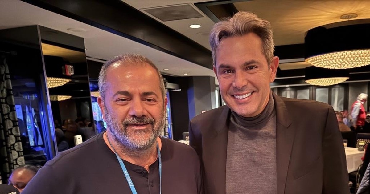 Viral η μεταμόρφωση του Πάνου Καμμένου: Από την απώλεια κιλών στην... ξανθιά τούφα - "Δόντια Ψινάκη και μαλλί Φαραντούρη"