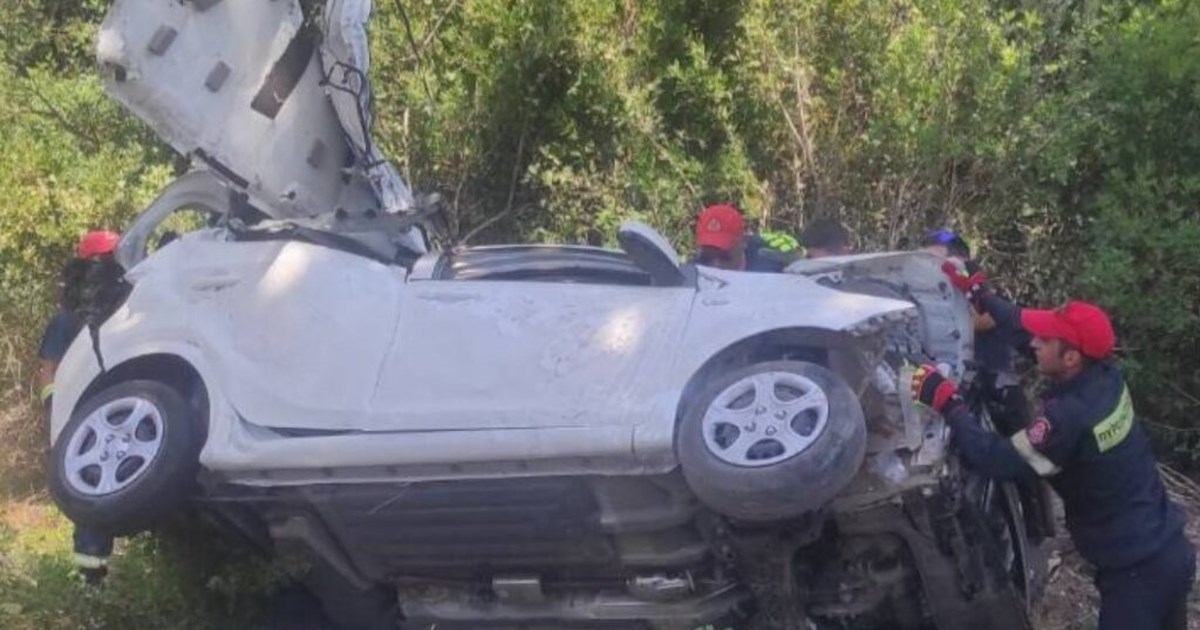 Χαλκίδα: Μοτοσικλέτα καρφώθηκε στις μπαριέρες πριν την υψηλή γέφυρα - Στο νοσοκομείο ο οδηγός