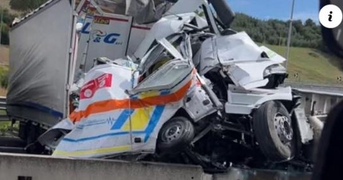 Σοβαρό τροχαίο με Δύο νεκρές και μία τραυματία κοντά στη Λίμνη Βουλιαγμένης Λουτρακίου