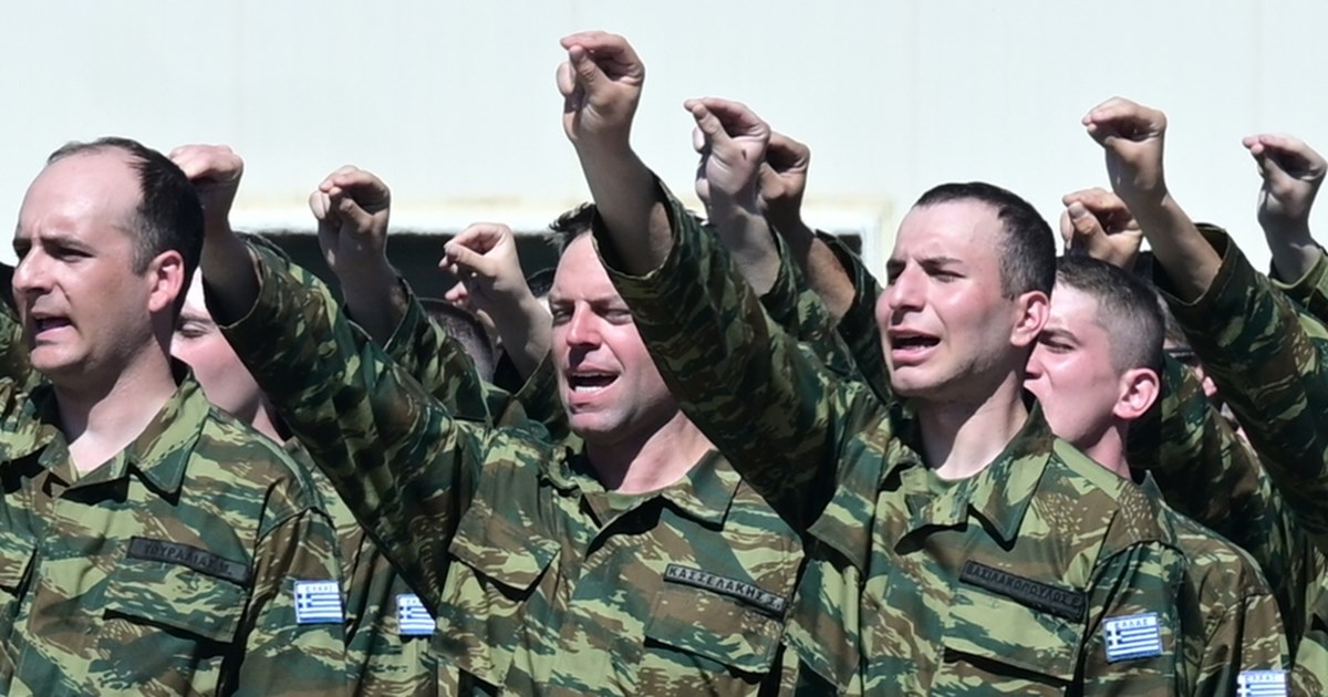 Κασσελάκης: Σε ψαροταβέρνα με τον Τάιλερ για τα γενέθλιά του - Το κέρασμα, η τούρτα και το... λάθος στην ηλικία [εικόνες] - εικόνα 2