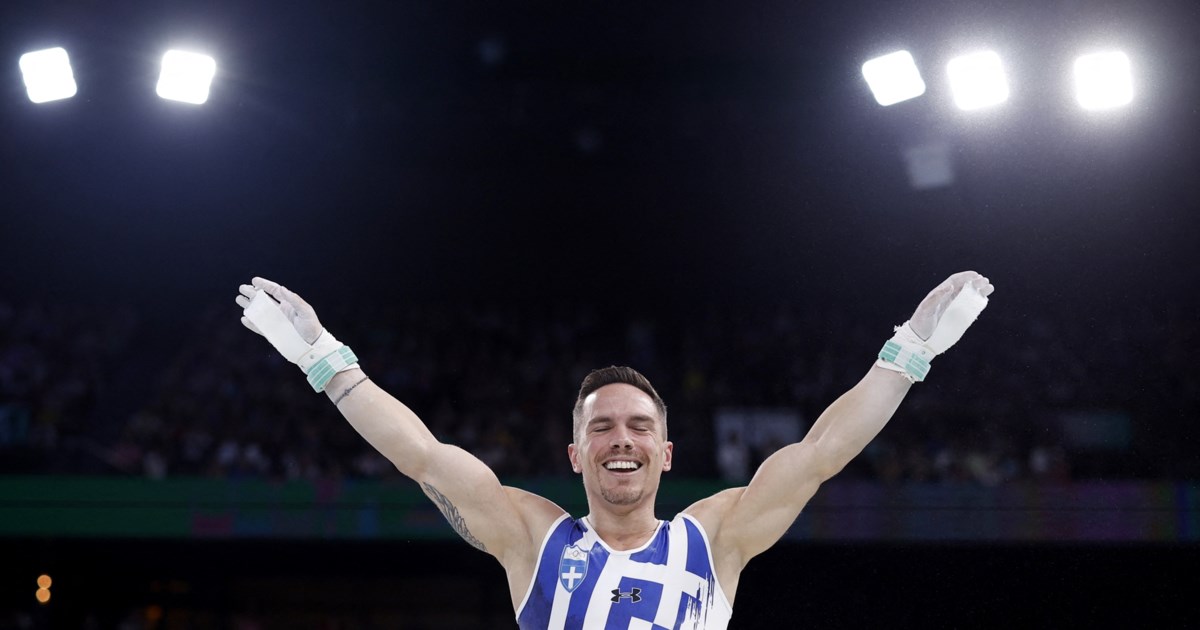 Λευτέρης Πετρούνιας: Πήγε στο τσίρκο με τις κόρες του και εντυπωσίασε το κοινό με μία κωλοτούμπα [βίντεο]