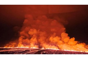 Ισλανδία: Το ηφαίστειο εκτοξεύει λάβα για δεύτερη μέρα - Εικόνες που κόβουν την ανάσα