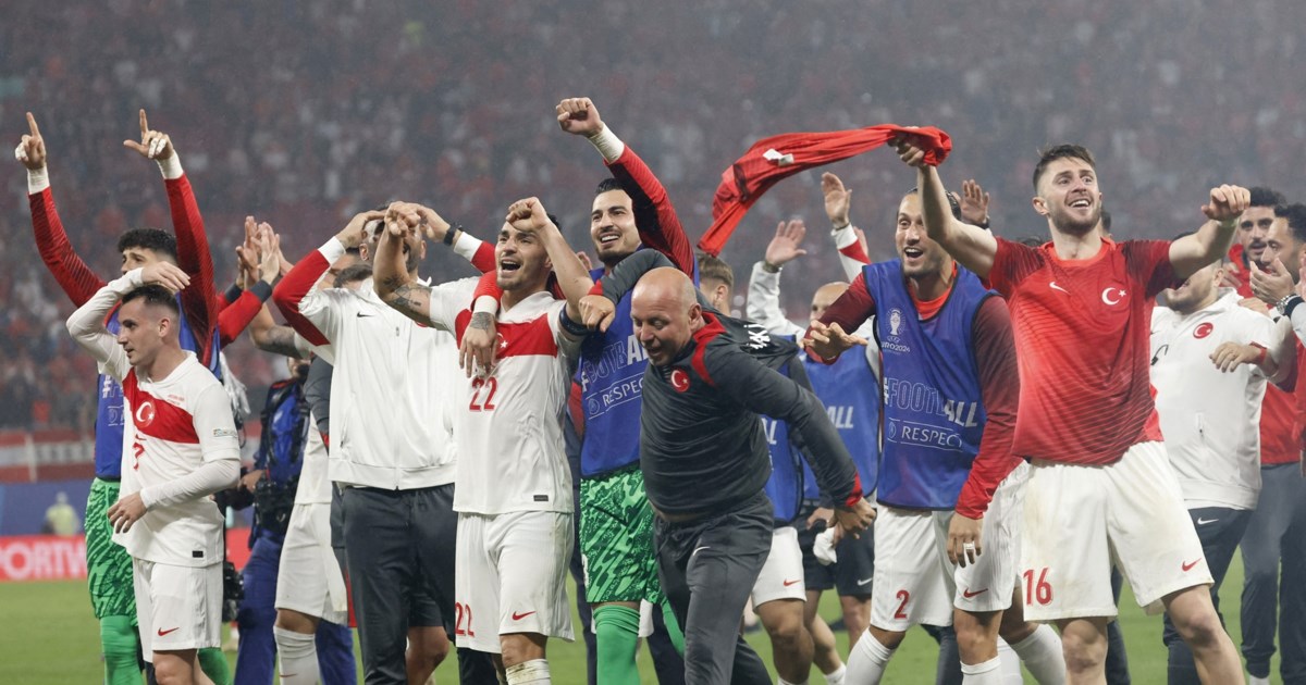 Euro 2024: Η UEFA άνοιξε έρευνα για τον πανηγυρισμό του Ντεμιράλ - Αντιδράσεις στη Γερμανία για το σήμα των Γκρίζων Λύκων