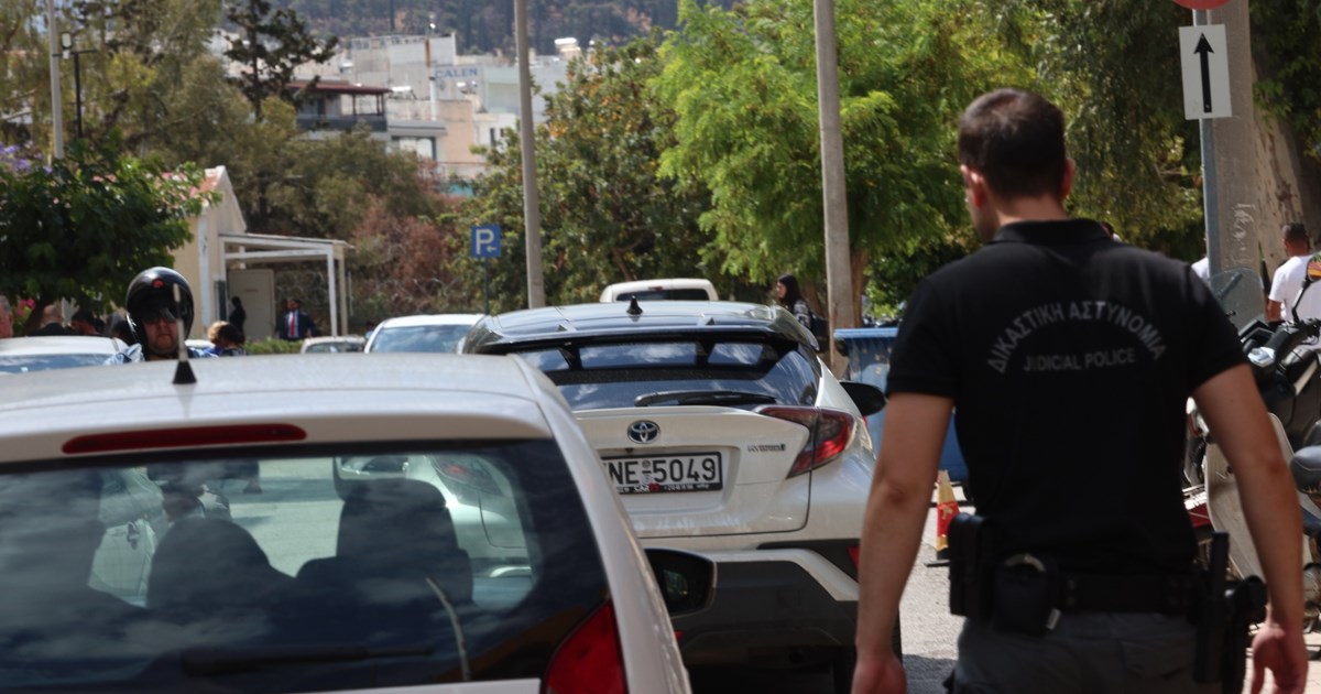 Στην φυλακή ο πρώην αστυνομικός TikToker και ο 22χρονος που συνελήφθησαν για διακίνηση κοκαΐνης - εικόνα 2