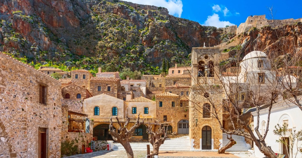 "Ποιος χεσ... για την πολιτιστική κληρονομιά": Τι καταγγέλλει η κόρη του Γιάννη Ρίτσου για το τελεφερίκ στη Μονεμβασιά