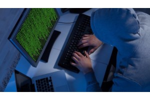 Υποκλοπές μέσω predator: Στις 19 Μαΐου θα συνεχιστεί η δίκη - Στο εδώλιο τέσσερις κατηγορούμενοι