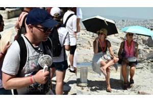 Υπ. Πολιτισμού: Κλειστή η Ακρόπολη τις μεσημεριανές ώρες μέχρι την Παρασκευή λόγω καύσωνα