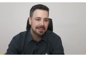 Λιάγκας για Κουτσελίνη: Γνωρίζω ότι η Ζήνα πηγαίνει στα κανάλια και λέει κόψτε αυτά που έχετε, θέλω να έρθω εγώ στο 12-2