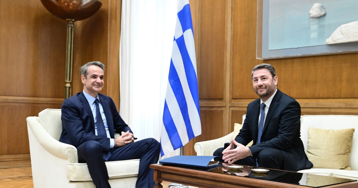 Συνάντηση Φάμελλου με παραγωγικούς φορείς: Η αγορά και τα νοικοκυριά έχουν στερηθεί σχεδόν 20 δισ. ευρώ