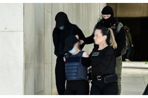 Δολοφονία στον Άγιο Δημήτριο: Συγκλόνισε ο πατέρας του 27χρονου - "Ο γιος μου ξεψύχησε εκεί που παίζαμε μπάλα" - εικόνα 3