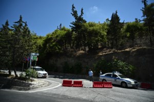 Φωτιά στο Άνω Κεράσοβο Αιτωλοακαρνανίας: Εναέρια μέσα και επίγειες δυνάμεις στη μάχη με τις φλόγες - εικόνα 2