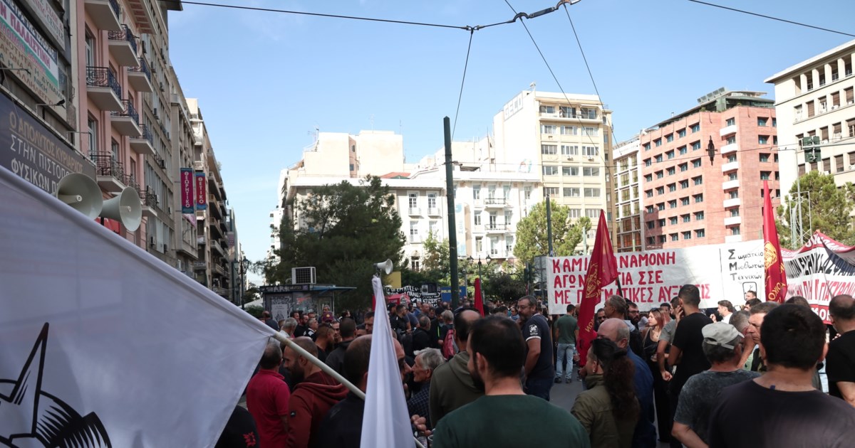 Επεισόδιο με Κασσελάκη και διαδηλώτρια: "Η Αριστερά πρόδωσε τον λαό- Φταίνε τα μνημόνια, ήταν δύσκολη η θέση μας" - εικόνα 3