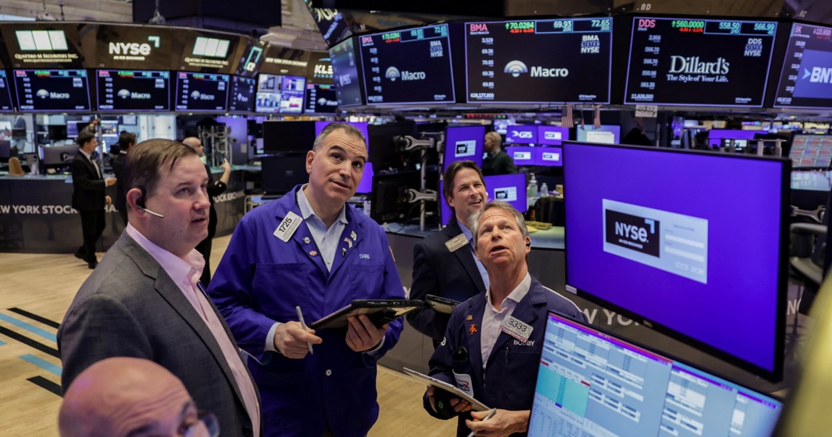 FT: Υποπτες συναλλαγές 580 εκατ. στην αγορά πετρελαίου πριν την ανάρτηση Τραμπ για τις συνομιλίες με το Ιράν