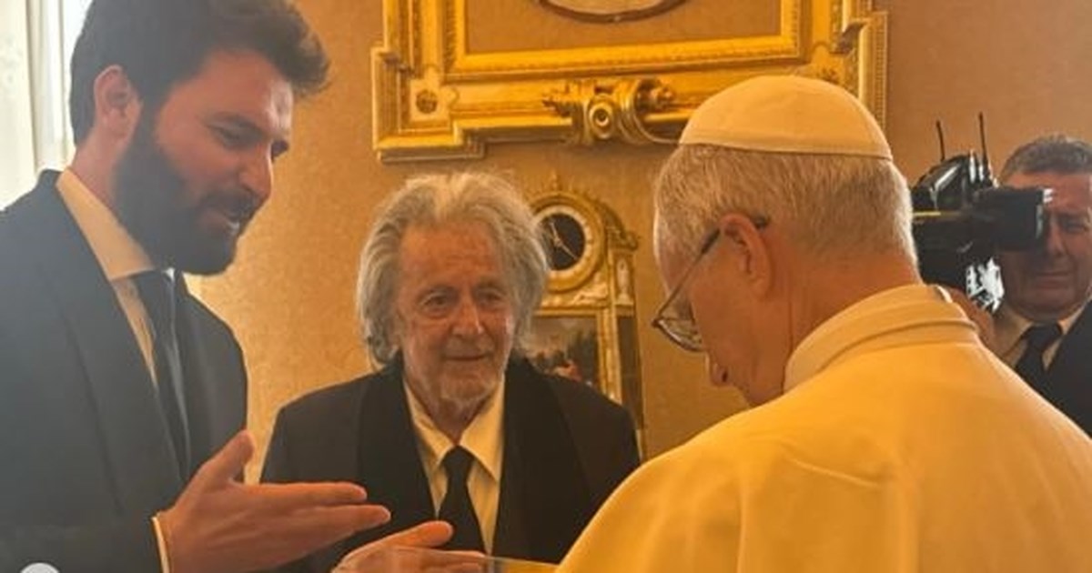 Λαμπερός γάμος για τον γιο του Σόρος και τη βοηθό της Χίλαρι Κλίντον - Τα δύο νυφικά, η δεξίωση και οι διάσημοι καλεσμένοι