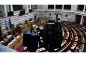 Πόθεν έσχες: Ο Δημήτρης Κουτσούμπας και η σύζυγός του δηλώνουν 10.000 ευρώ καταθέσεις