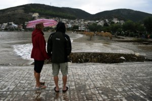 Μαρουσάκης: Τι είναι ο "Εμποδιστής Ρεξ" που φέρνει την πρώτη κακοκαιρία του φθινοπώρου με επικίνδυνες συνθήκες