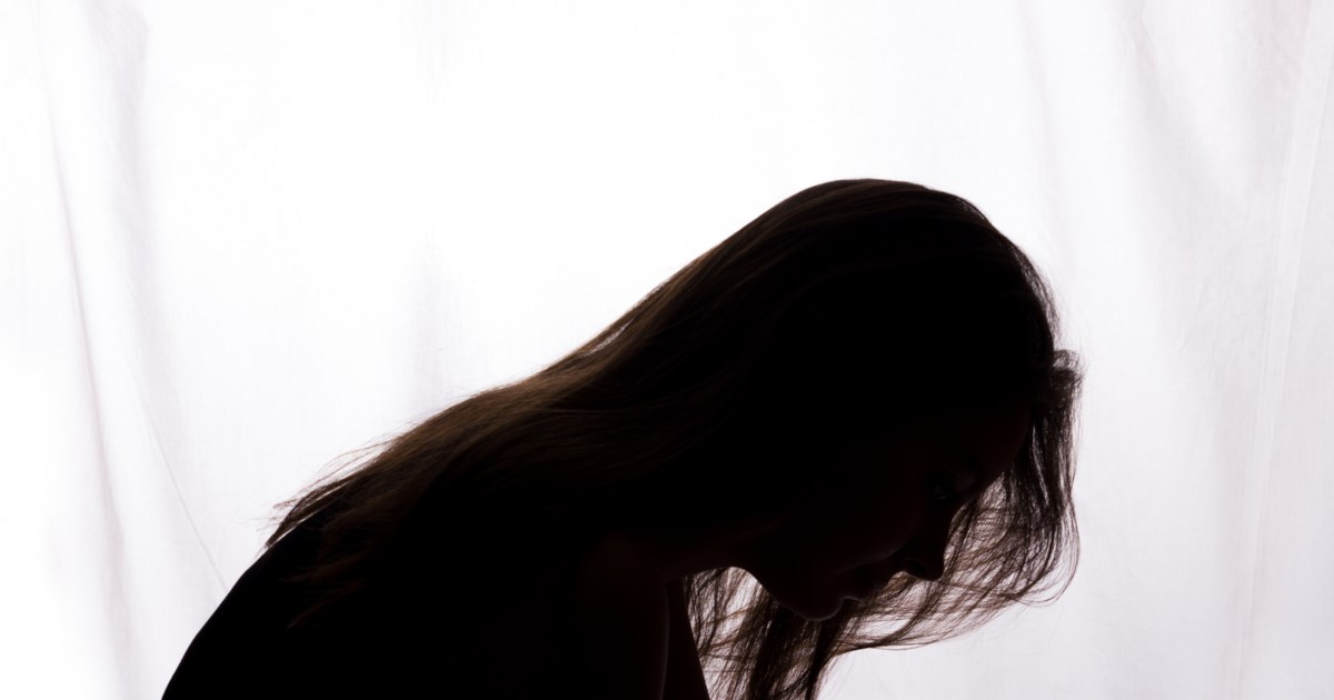 Πτολεμαΐδα: "Tη στιγμή που πέθανε το παιδί μου, με πήραν τηλέφωνο να μου πουν ότι πέθανε ο άντρας μου", λέει η 42χρονη