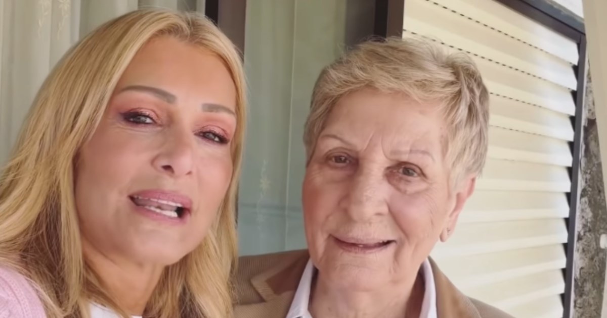 Νατάσα Θεοδωρίδου: Συστήνει τη μητέρα της στα social media - Η αγκαλιά, τα ποντιακά και τα φιλιά στον Ρουβά [βίντεο]