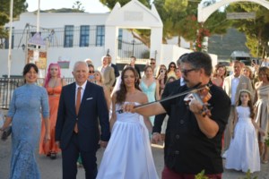 Γάμος υπερθέαμα ομογενών επιχειρηματιών στην Κω – Το πανάκριβο νυφικό του Oscar De La Renta και οι 600 καλεσμένοι - εικόνα 4