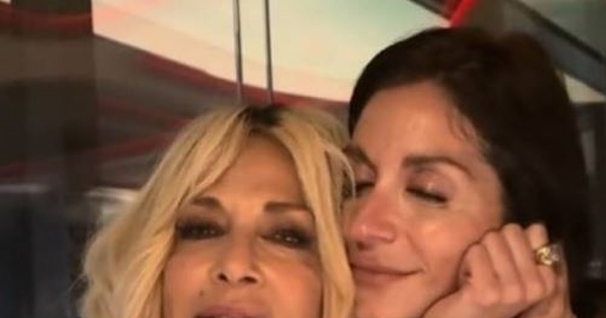 Στους Παξούς ο Μόργκαν Φρίμαν - Αγκαλιά με Παπακαλιάτη και Καβογιάννη [εικόνα]