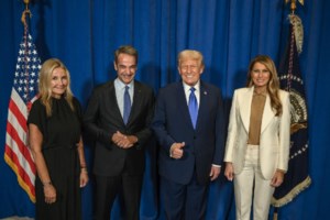 Το μήνυμα της Μαρέβα Γκραμπόφσκι για τον ψηφιακό εθισμό - Η φωτογραφία με τον διακεκριμένο ψυχολόγο Jonathan Haidt