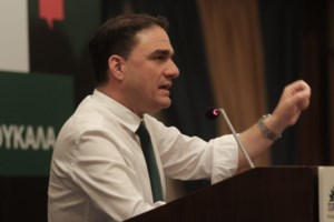 Επίθεση ΝΔ σε ΠΑΣΟΚ: Είτε ο Τσουκαλάς νομίζει ότι έγινε εκπρόσωπος του ΣΥΡΙΖΑ, είτε το ΠΑΣΟΚ έγινε για τα καλά ΣΥΡΙΖΑ