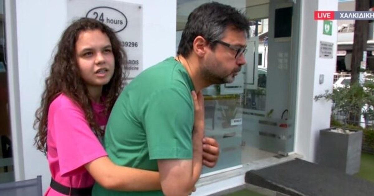 Βίντεο-ντοκουμέντο: Η συγκλονιστική στιγμή που η 16χρονη Μαρία σώζει το 10χρονο αγοράκι από πνιγμό με τη λαβή Χάιμλιχ