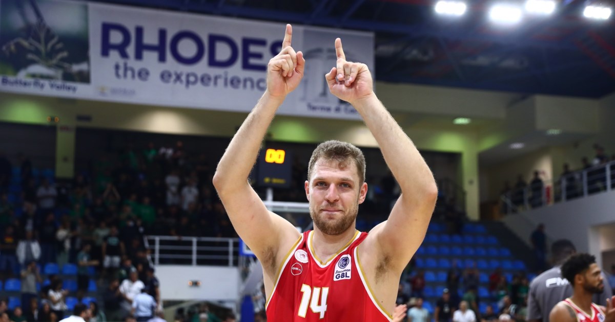 Super League: "Άλωσε" ξανά την Τούμπα ο Άρης - Πρώτη η ΑΕΚ στη βαθμολογία