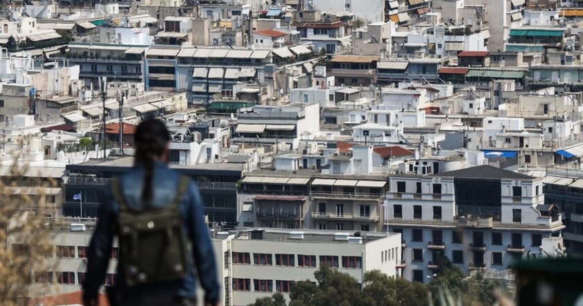 Λήξη συναγερμού στα Εξάρχεια:  Πραγματοποιήθηκε έρευνα για ύποπτο αντικείμενο - Διακοπή κυκλοφορίας από την Τροχαία [βίντεο] - εικόνα 2