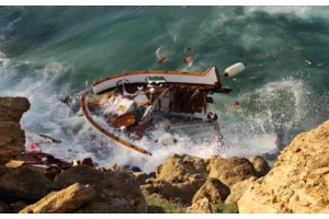 Κύπρος: "Του φώναζαν να κατέβει, τα κύματα έριξαν το πλοίο στα βράχια" -Συγκλονίζει η μαρτυρία για τον θάνατο του επιχειρηματία - εικόνα 4