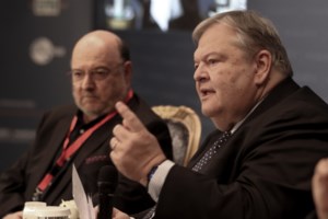 Έρευνα της Metron Analysis: Η τριπλή ασυμμετρία στο ελληνικό πολιτικό σύστημα