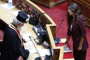 Πόπη Τσαπανίδου: Οι πρώτες δηλώσεις της δίπλα δίπλα με τον Νίκο Παππά: "Είμαι αποφασισμένη - Θα δώσω τον καλύτερό μου εαυτό" - εικόνα 2