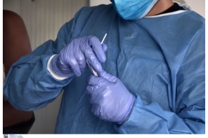 Κορονοϊός: 17 θάνατοι, 23 διασωληνώσεις και 613 νέες εισαγωγές την τελευταία εβδομάδα