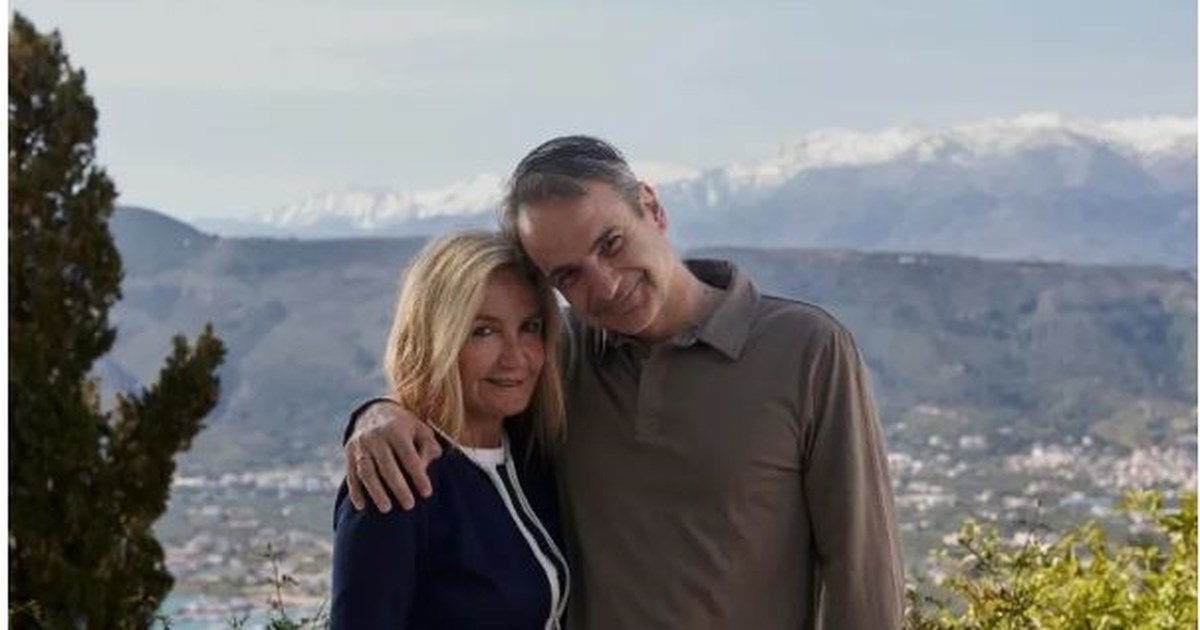 Κυριάκος Μητσοτάκης: Αγκαλιά με τη Μαρέβα και θέα τα Χανιά - 