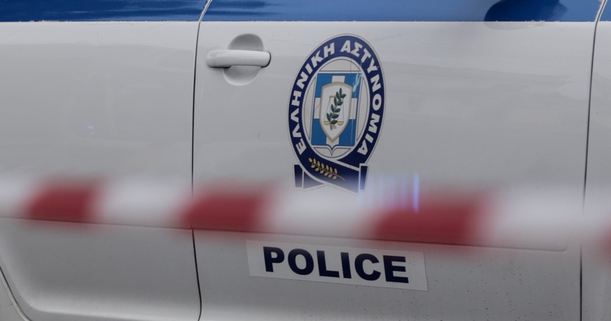 Κακοκαιρία: Δραματική διάσωση επιβατών σε όχημα που παρασύρθηκε από ρέμα στο Πικέρμι