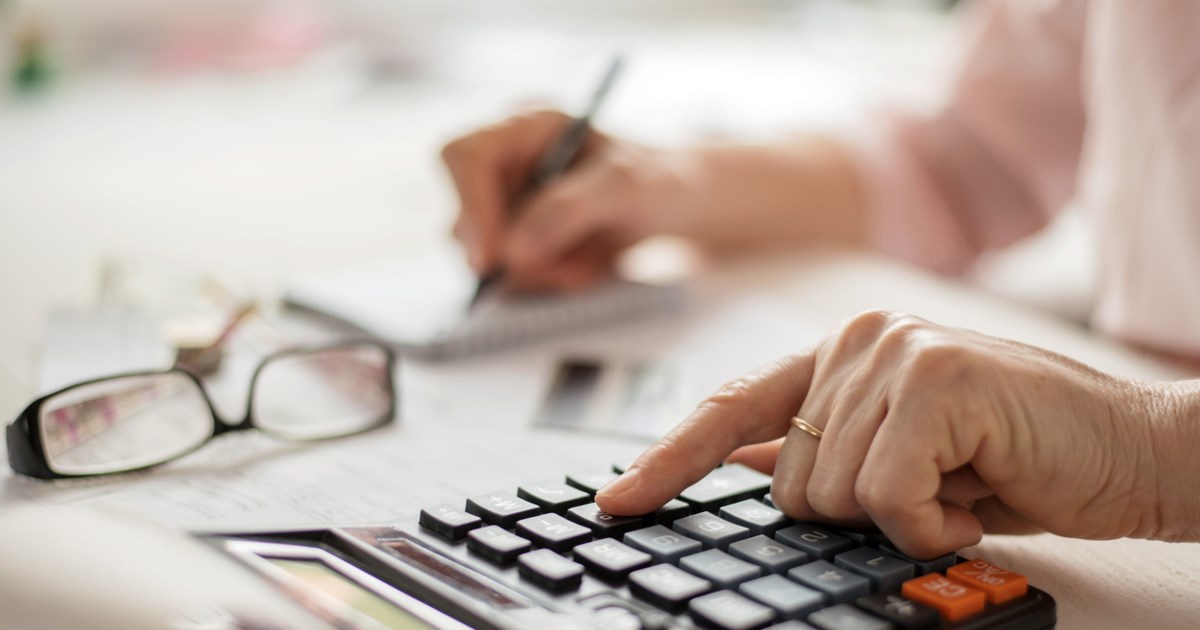 Ποιοι συνταξιούχοι θα πάρουν αυξήσεις και αναδρομικά το 2025