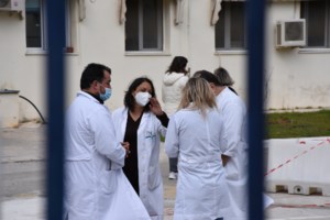 Πώς θα ξεχωρίσουμε τη γρίπη από άλλες ιώσεις του αναπνευστικού - Πού διαφέρουν τα βασικά συμπτώματα - εικόνα 2