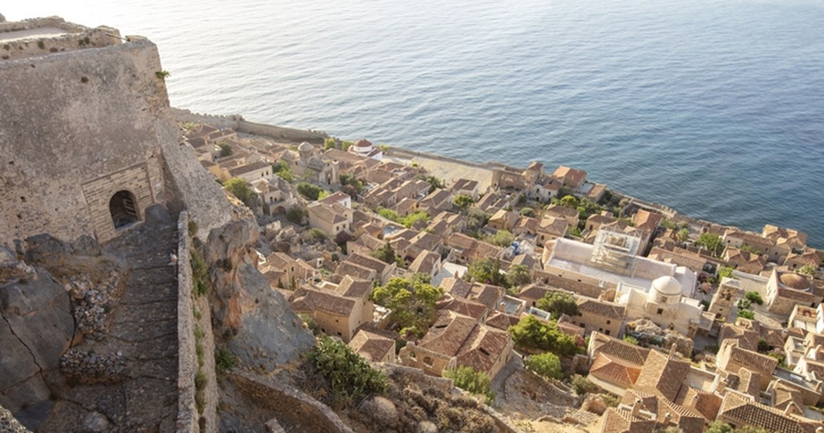 Μονεμβασιά: "Διώξτε τη Μενδώνη" - Έντονες αποδοκιμασίες κατά της υπουργού Πολιτισμού για το τελεφερίκ [βίντεο]