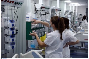 Λευκάδα: Τραγικό παιχνίδι της μοίρας για νεαρό ζευγάρι Τσέχων - 24χρονη κατέρρευσε λίγο μετά την πρόταση γάμου από τον σύντροφό της - εικόνα 3