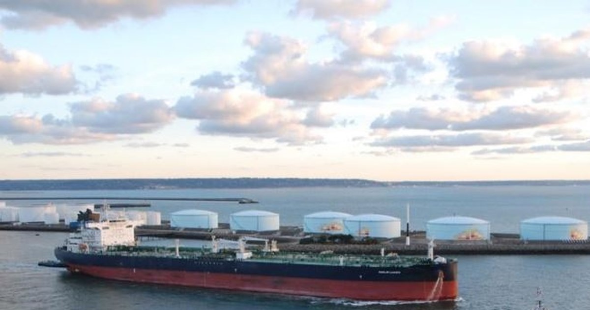 Υεμένη: Ελληνόκτητο φορτηγό πλοίο εξέπεμψε SOS μετά από έκρηξη- Πύραυλος των Χούθι έπεσε στα 50 μέτρα απόσταση