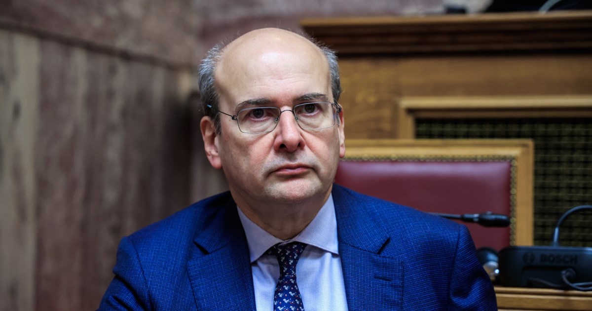 O ΣΥΡΙΖΑ κατέθεσε τροπολογία στη Βουλή για επαναφορά 13ου και 14ου μισθού στο Δημόσιο