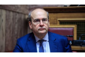 O ΣΥΡΙΖΑ κατέθεσε τροπολογία στη Βουλή για επαναφορά 13ου και 14ου μισθού στο Δημόσιο