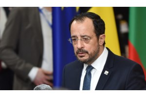 Σάλος στην Κύπρο: Ποια είναι η "Emily Thompson" του X που ανέβασε το βίντεο με διαλόγους για "προεδρικές" μίζες - εικόνα 2