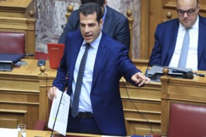 Ζαχαριάδης σε Πλεύρη: Η Σύμβαση της Γενεύης ήταν για το προσφυγικό του Β' Παγκοσμίου Πολέμου, όχι για τη Σοβιετική Ένωση
