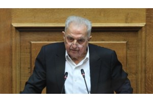 Boυλή: Ενός λεπτού σιγή στη μνήμη του Αλέκου Φλαμπουράρη