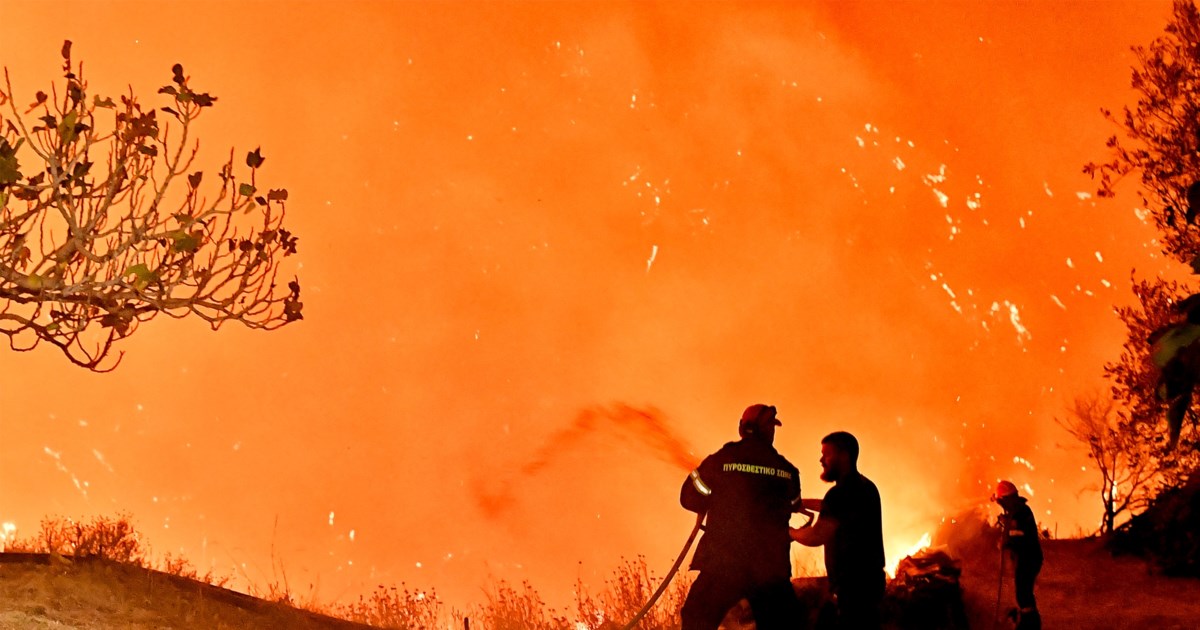 Σε ύφεση η φωτιά στο Ξυλόκαστρο Κορινθίας - Επιχειρούν 570 πυροσβέστες, 10 εναέρια και 160 οχήματα - εικόνα 3