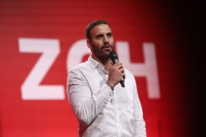 Κεδίκογλου κατά Παππά: Μου είχε πετάξει καρέκλα σε ΚΕ επειδή είχα κάνει δηλώσεις που δεν του άρεσαν