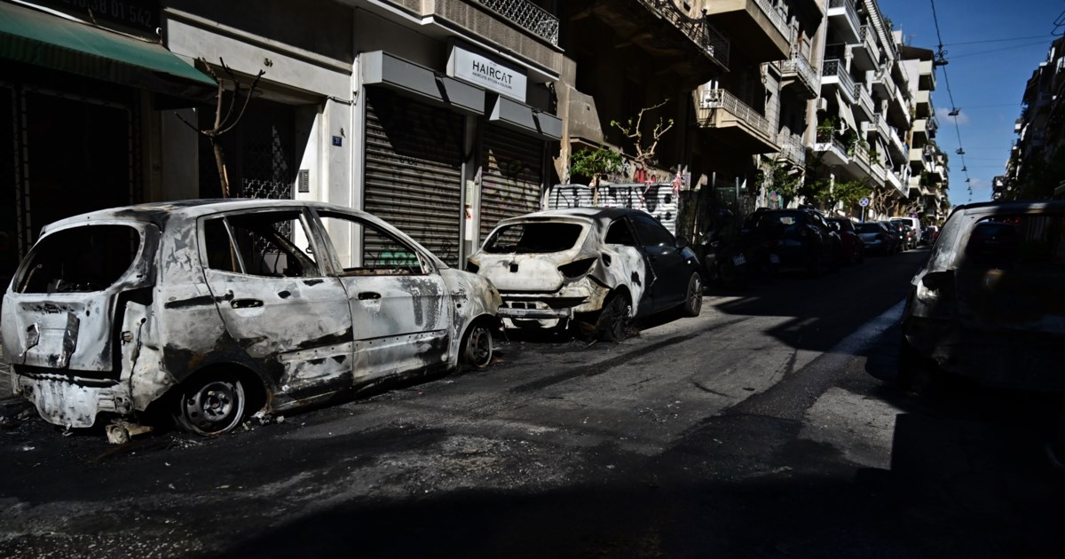 Νέα κόντρα Δούκα - Μπακογιάννη για τα επεισόδια στα Εξάρχεια και τα έργα στον λόφο του Στρέφη