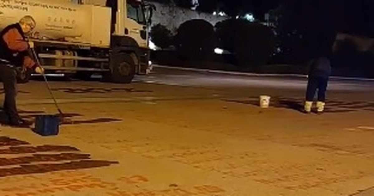 Τέμπη: Δημόσια συγγνώμη για το σβήσιμο των ονομάτων των θυμάτων έξω από τη Βουλή - "Αδικαιολόγητη ενέργεια", λέει η αντιδήμαρχος